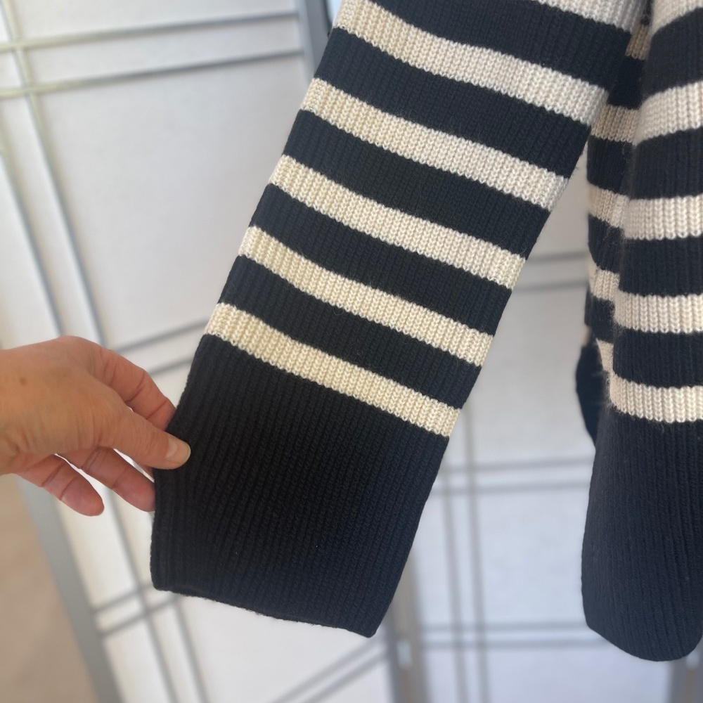 NWT H&M Black/White Oversized Striped Sweater sz M - Picture 3 of 8